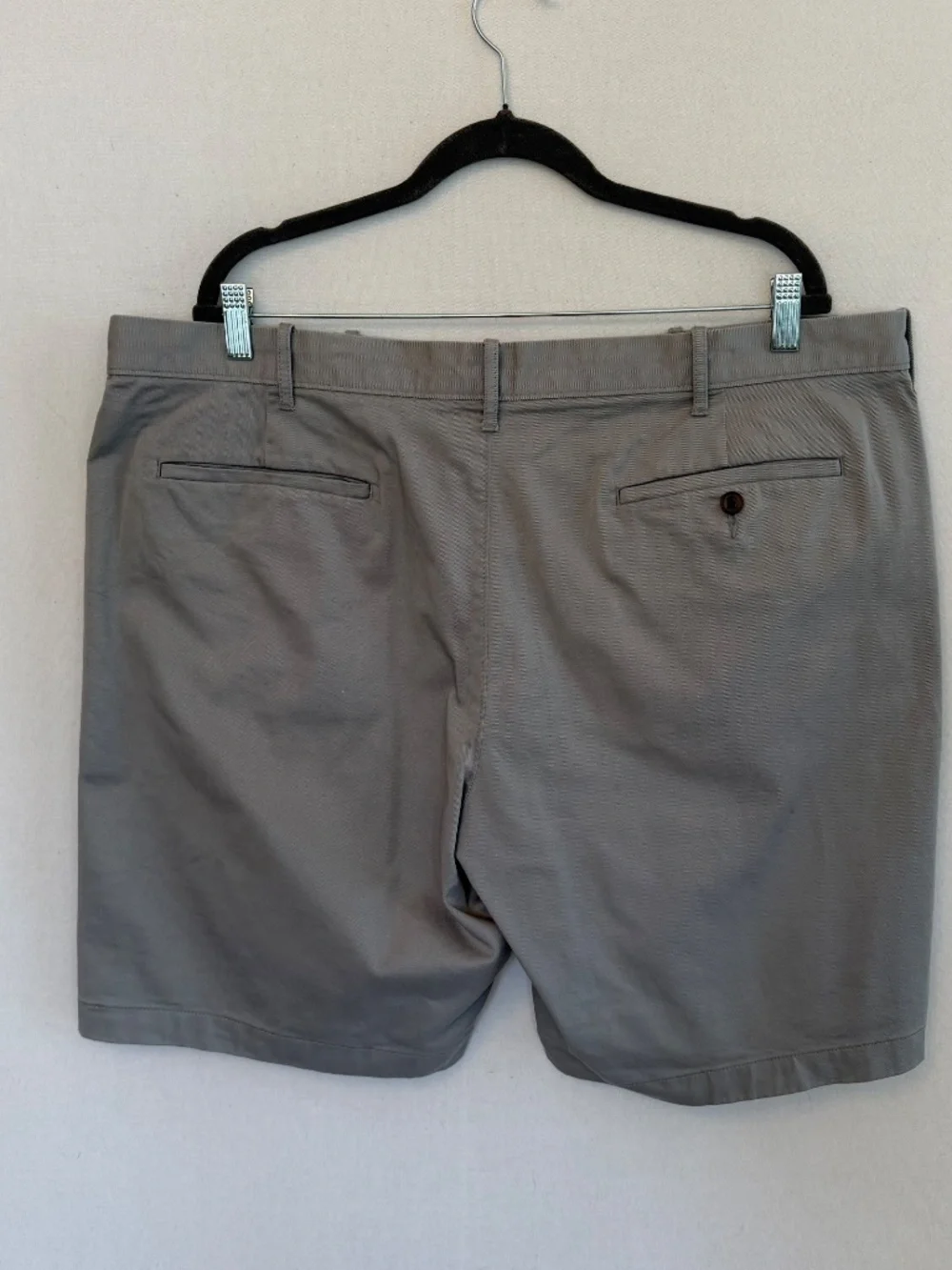J. CREW Men’s Size 40 Gray 9 inch Inseam Flat Front Shorts